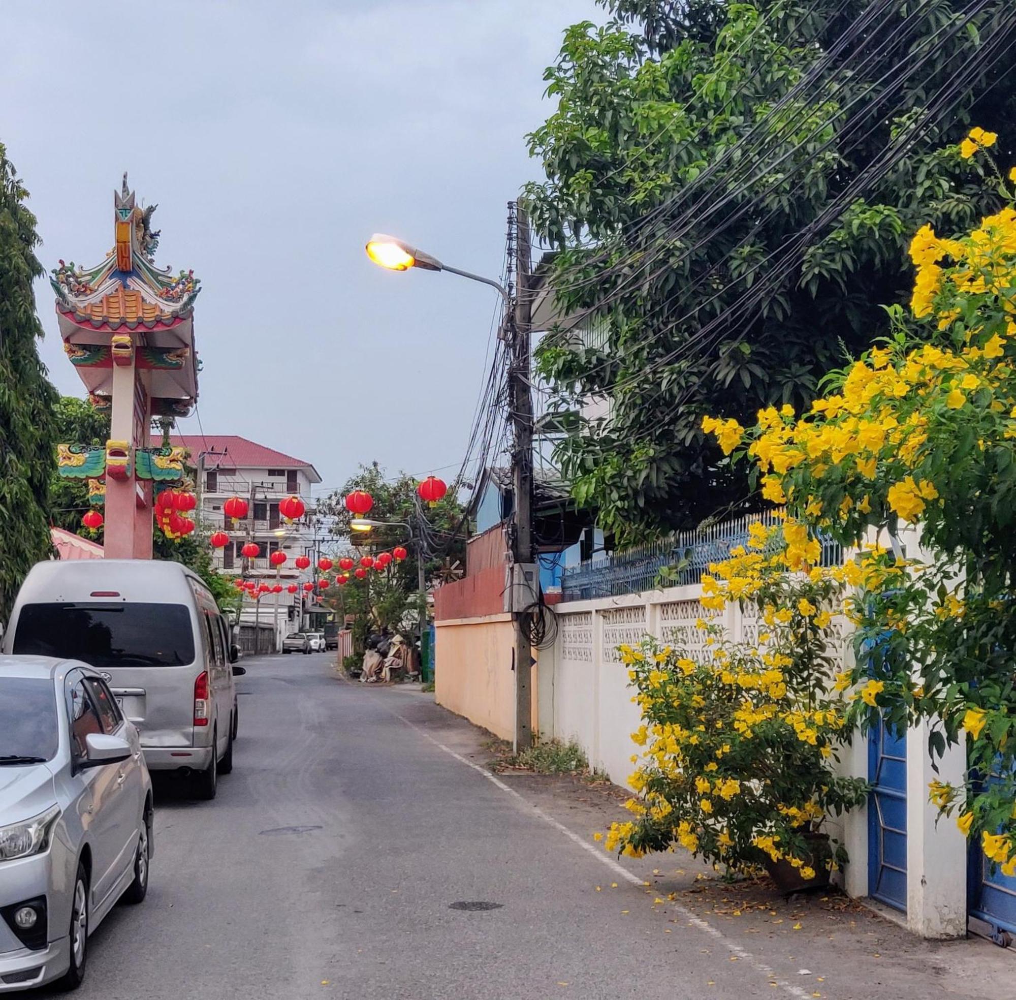 V House Hotel Phra Nakhon Si Ayutthaya Luaran gambar